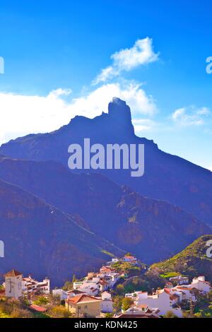 Roque Nublo Tejeda avec en arrière-plan, Gran Canaria, Îles Canaries, Espagne, l'océan Atlantique, l'Europe Banque D'Images