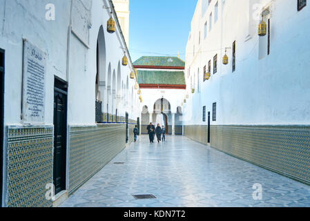 Moulay Idriss Zerhoun, Maroc - Jan 16, 2017 : Entrée à la mosquée et tombeau de Moulay Idriss 1er. La ville sainte de Moulay Idriss Zerhoune Banque D'Images