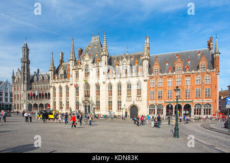 La province en cour place du marché de Bruges, Belgique. Banque D'Images
