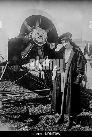 Katherine STINSON (1891-1977) pionnière pilote femme à Tokyo en 1917 lors de sa tournée au Japon et en Chine. Photo: Bain News Service Banque D'Images