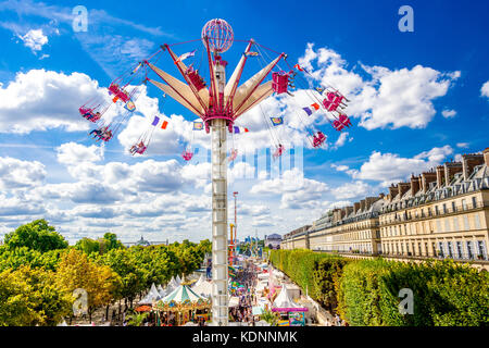 La Swinging chaires dans la Fête des Tuileries à Paris Banque D'Images