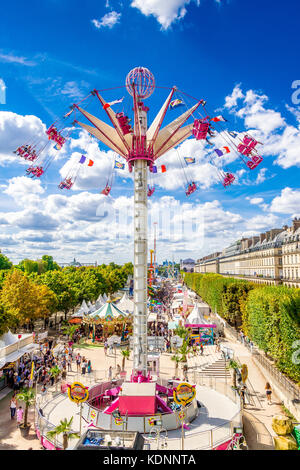 La Swinging chaires dans la Fête des Tuileries à Paris Banque D'Images