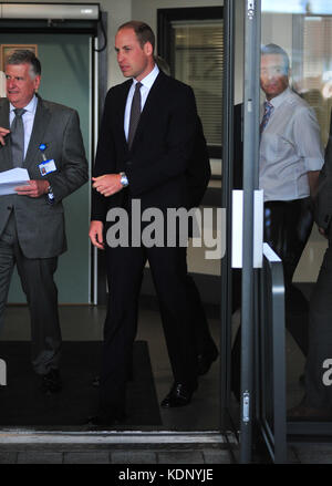 Le Prince William est vu en visite à l'hôpital Aintree où il a rencontré le personnel et les patients avant d'ouvrir la nouvelle unité de soins aux patients et de traumatologie. Avec la participation des artistes : Prince William où : Liverpool, Royaume-Uni quand : 14 sept. 2017 crédit : WENN.com Banque D'Images