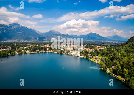 Slovénie - vue aérienne resort lake bled. Photographie aérienne drone fpv. Banque D'Images