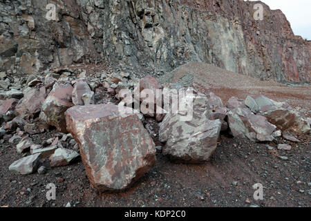 En vue d'une carrière de roches porphyriques de mine. usine. Banque D'Images