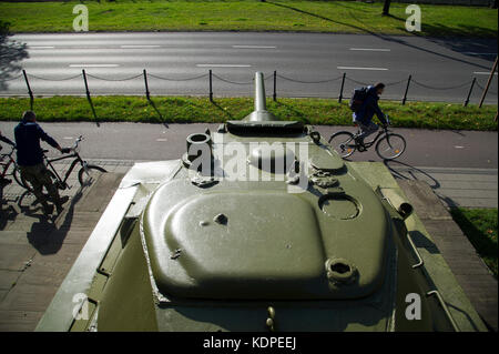 Réservoir russe Monument T-34/76 à Gdansk, Pologne. 15 octobre 2017. Il est dit que ce réservoir de la 1st Polish Armoured Brigade de Polonais communiste Pe Banque D'Images