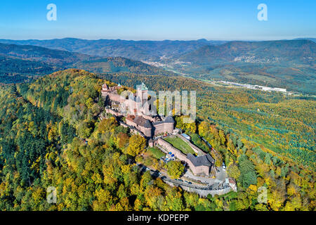 Vue aérienne du château du haut - koenigsbourg dans les vosges. Alsace, France Banque D'Images