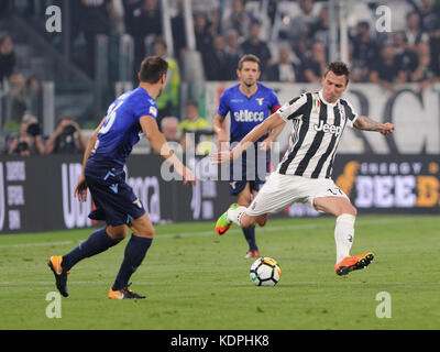 Turin, Italie. 14 octobre, 2017 14 octobre, 2017. à Turin - allianz stadium match de football Juventus f.c. vs s.s. lazio en photo : Mario mandzukic crédit : Cronos/Alamy live news Banque D'Images