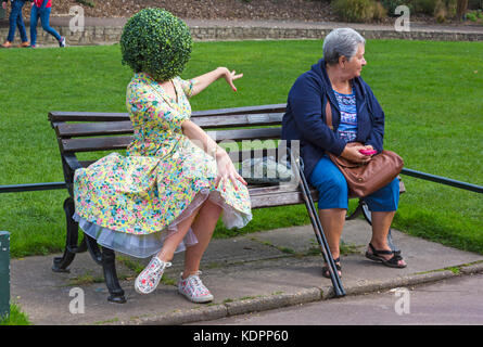 Bournemouth, Dorset, UK. 15 Oct, 2017. Bournemouth Arts par le Festival de la mer revient pour une septième année avec le festival de divertissement. Le kitsch & Sync présent Crédit : traumatismes topiaire Carolyn Jenkins/Alamy Live News Banque D'Images