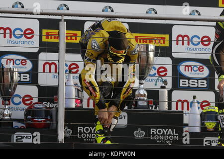 Fawkham, Royaume-Uni. 15th octobre 2017. MCE Insurance British Superbike Championship Josh Brookes remporte la course 3 à Brands Hatch, Fawkham Credit: Snoctive stock/Alamy Live News Banque D'Images