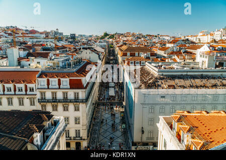 Lisbonne, Portugal - 11 août 2017 : Vue aérienne de la ville de Lisbonne au Portugal à partir de la rua Augusta de triomphe de vue. Banque D'Images