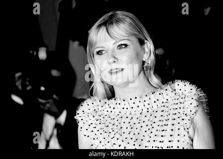 L'actrice américaine Kirsten Dunst assiste à la première pour Woodshock pendant le 74e Festival du Film de Venise à Venise, Italie. © Paul Treadway Banque D'Images