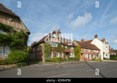 Charmant vieux chalets dans village Greywell, Hampshire, Royaume-Uni Banque D'Images