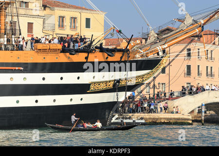 Grand voilier voile formation italien Amerigo Vespucci à Venise Banque D'Images