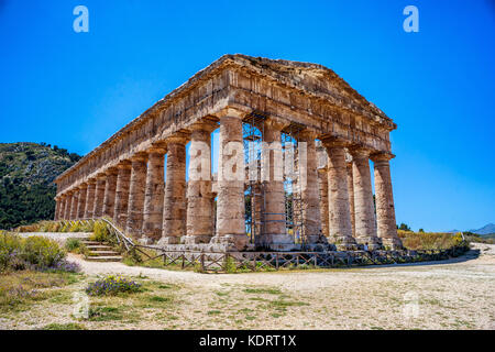 Vieux temple grec de Segesta, Sicile, Italie Banque D'Images