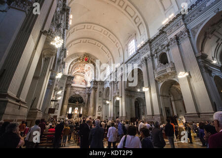 La cathédrale Metropolitana di San Pietro à Bologne, Italie, une cathédrale catholique romaine baroque dédiée à saint peter Banque D'Images