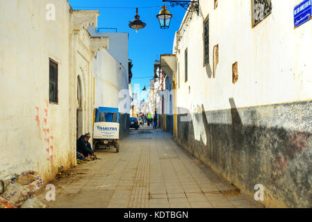 Rabat, Maroc - Jan 17, 2017 : sur la rue de la vieille ville de Medina. Rabat est la capitale du Maroc et la deuxième plus grande ville Banque D'Images