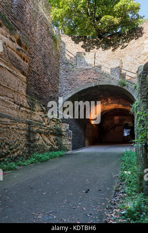 Le Tunnel du parc, Nottingham vu de niveau de la route. Banque D'Images