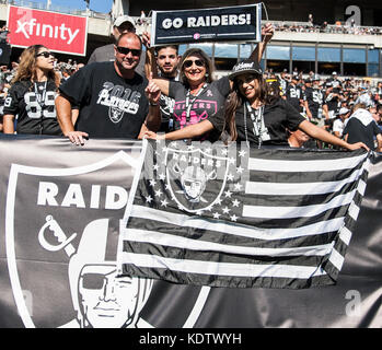 Oakland, États-Unis. 15 Oct, 2017. Les aventuriers lors de la NFL football match entre Los Angeles et l'Oakland Raiders Chargeurs 17-16 perdu au O.co Coliseum Stadium Oakland Californie Crédit : Cal Sport Media/Alamy Live News Banque D'Images