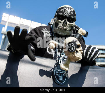 Oakland, États-Unis. 15 Oct, 2017. Au cours de la ventilation Raiders NFL football match entre Los Angeles et l'Oakland Raiders Chargeurs 17-16 perdu au O.co Coliseum Stadium Oakland Californie Crédit : Cal Sport Media/Alamy Live News Banque D'Images