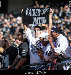 Oakland, États-Unis. 15 Oct, 2017. Les aventuriers lors de la NFL football match entre Los Angeles et l'Oakland Raiders Chargeurs 17-16 perdu au O.co Coliseum Stadium Oakland Californie Crédit : Cal Sport Media/Alamy Live News Banque D'Images