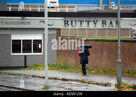 Glasgow, Ecosse, UK.16 octobre. Météo britannique,le Met Office a émis des alertes météo jaune et a mis en garde sur d'éventuels dommages causés par la tempête comme de fortes averses et des vents violents de l'ouragan Ophelia frappe la ville. Credit : Gérard ferry/Alamy Live News Banque D'Images