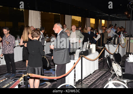 Universal City, USA. 15 oct, 2017. ambiance au peintre nancy accueil automne gala ed asner avec le mike et Betty weinstock 'Helping Hands award' à l'hôtel Sheraton universal à Universal City le 15 octobre 2017. crédit : la photo de l'accès/Alamy live news Banque D'Images