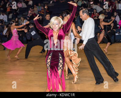 L'ballroom dancers au championnat international, Brentwood Banque D'Images