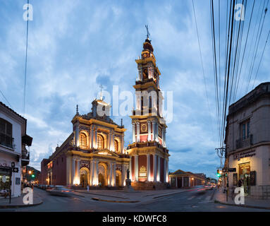 Iglesia San Francisco de Asis au crépuscule, Salta, Argentine Banque D'Images