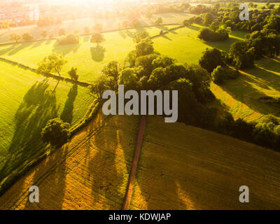 Un beau lever de soleil dans la magnifique campagne de Grande-Bretagne capturées à l'aide d'un drone Dji phantom 3 standard Banque D'Images