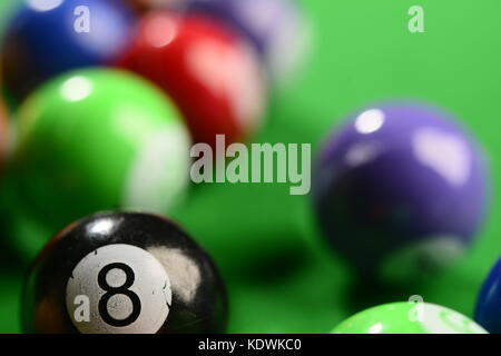 Close up de boules de billard sur la table Banque D'Images