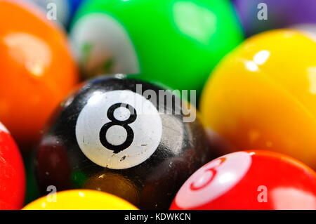 Close up de boules de billard sur la table Banque D'Images