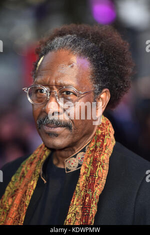 Clarke Peters assistera à la première de trois panneaux d'affichage à l'extérieur d'ebbing, Missouri, au gala de clôture du BFI London film Festival, à l'Odeon Leicester Square, Londres. APPUYEZ SUR ASSOCIATION photo. Date de la photo: Dimanche 15 octobre 2017. Le crédit photo devrait se lire: Matt Crossick/PA Wire. Banque D'Images