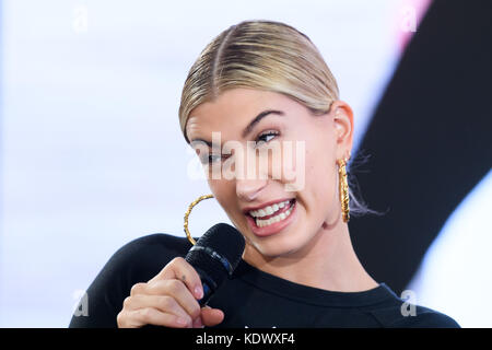 Hailey Baldwin 'Streets of EQT' par adidas Catwalk show featuring : Hailey Baldwin où : Londres, Royaume-Uni quand : 15 Sep 2017 crédit : Jonathan Hordle/WENN.com Banque D'Images