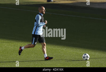 Manchester City's David Silva au cours d'une séance de formation à l'Académie de football de la ville, Manchester. Banque D'Images