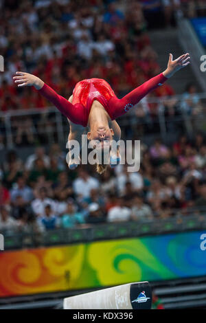 Shawn Johnson (États-Unis) médaillée d'argent féminine All Around Gymnastics en compétition sur le balancier aux Jeux Olympiques d'été de 2008, Beijing, Banque D'Images