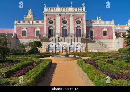 Estoi palace dans le village d'estoi. Monument, hôtel et national monument qui est un excellent exemple de l'architecture romantique Banque D'Images