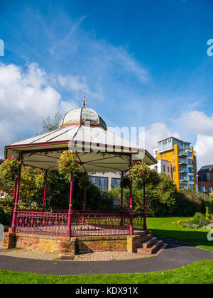 Kiosque à musique, Parc Victoria, Newbury, Reading, Berkshire, Angleterre Banque D'Images