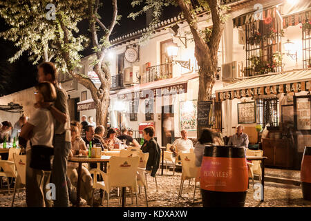 Restaurant à l'Albaicin, le vieux quartier arabe de Grenade, Andalousie, espagne Banque D'Images