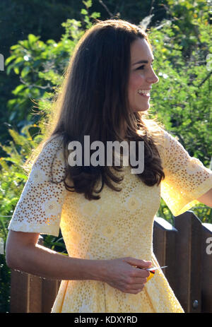 Sydney, AUSTRALIE - 20 AVRIL : Prince William, duc de Cambridge et Catherine, duchesse de Cambridge au zoo de Taronga le 20 avril 2014 à Sydney, Australie. Population: Prince William, duc de Cambridge et Catherine, duchesse de Cambridge Réf. Transmission: MNCUK1 crédit: Hoo-Me.com/MediaPunch ***NO UK*** Banque D'Images