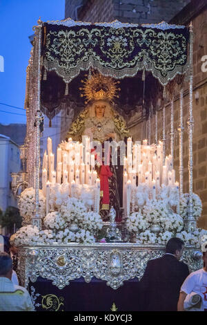 La Vierge trône au cours de la saison de la pénitence dans la semana santa, Espagne Banque D'Images