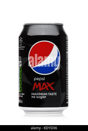 LONDRES, Royaume-Uni - 9 JUIN 2017 : boîte d'aluminium de Pepsi Cola MAX boisson non alcoolisée sur White.American multinationale Food and Beverage Company Banque D'Images