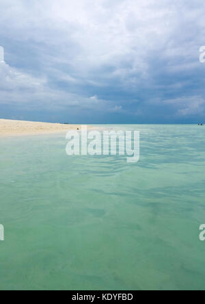 Kondoi Beach sur un jour de tempête dans Île Taketomi-jima, Îles Yaeyama, Okinawa Prefecture, Japan Banque D'Images