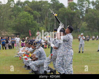 Exposition Silent Drill de l'équipe de la Marine royale malaisienne de Lumut base en Malaisie. Banque D'Images