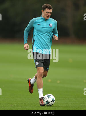 Andreas Christensen de Chelsea pendant une séance d'entraînement au terrain d'entraînement du FC Chelsea, Stoke d'Abernon. Banque D'Images