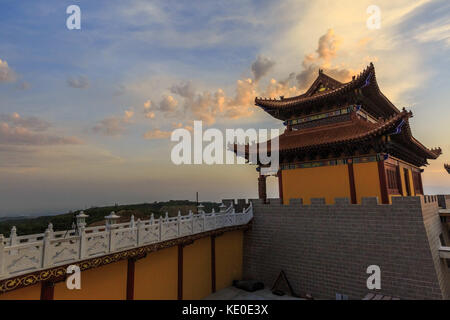 Taiyuan, Taiyuan, Chine. 17 octobre 2017. Taiyuan, CHINE-17 octobre 2017 : (USAGE ÉDITORIAL SEULEMENT. CHINE SORTIE). Le temple Wofu à Taiyuan, dans la province du Shanxi au nord de la Chine. Crédit : Sipa Asia/ZUMA Wire/Alamy Live News Banque D'Images