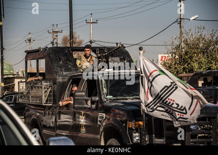 Kirkouk, Irak. 17 Oct, 2017. Hashd al Shaabi troupes dans la région de Kirkouk turkman le jour après qu'ils ont pris la ville de peshmergas kurdes l'dans moins de 24 heures au cours d'une offensive lancée par le gouvernement irakien en représailles à l'indépendance kurde référendum organisé le 25 septembre. Kirkouk, Irak, le 17 octobre 2017 Credit : Elizabeth Fitt/Alamy Live News Banque D'Images