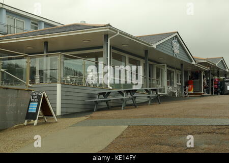 Café et boutiques,colwey,bay,eau douce île de Wight Banque D'Images