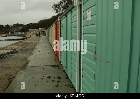 Cabines de plage,colwey,bay,eau douce île de Wight Banque D'Images