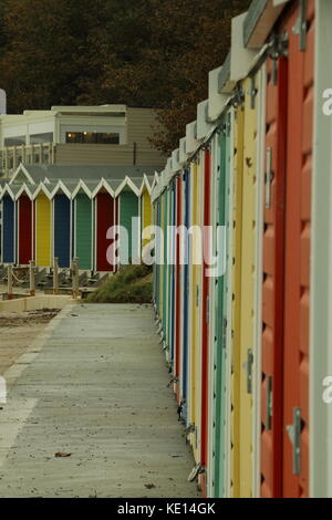 Cabines de plage,colwey,bay,eau douce île de Wight Banque D'Images